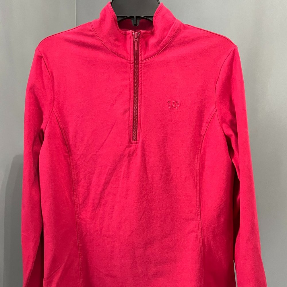 GAP Women's Athletic Top